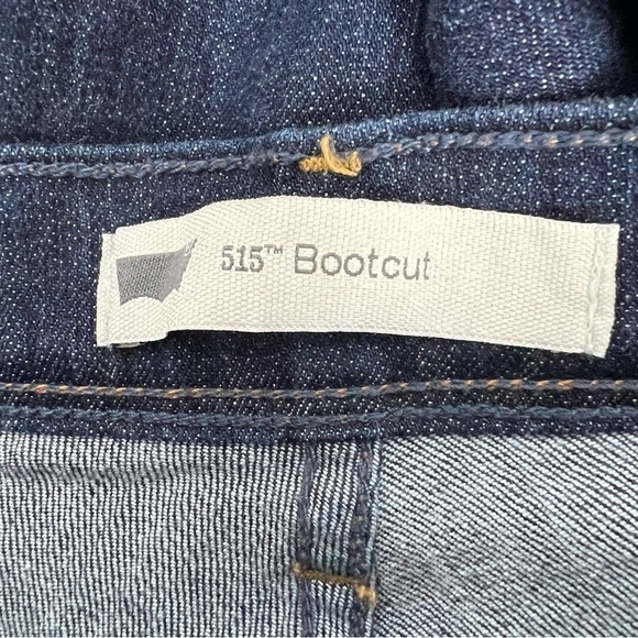 LEVI’S 515 Women’s Blue Jeans Sz 4M Bootcut Pockets Stretch Dark Wash - Picture 6 of 8